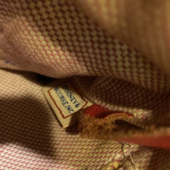 Dooney & Bourke red bag - Picture 8 of 8